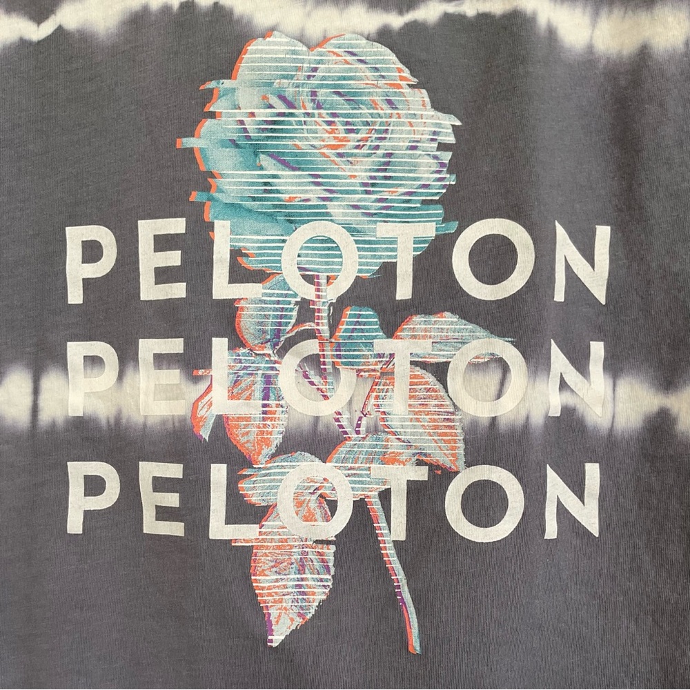 Peloton Tie-Dye Studio Side Slit Muscle Tank in Grey with a Rose Graphic - Picture 2 of 13